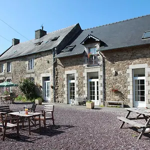 La Québécoise Hotel